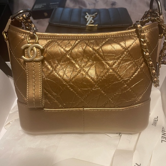 Authentic Chanel small hobo bag . - Picture 2 of 9